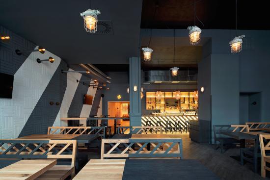 Restaurant Rebel Wings